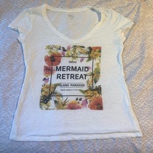 New York & Company mermaid retreat graphic tee M